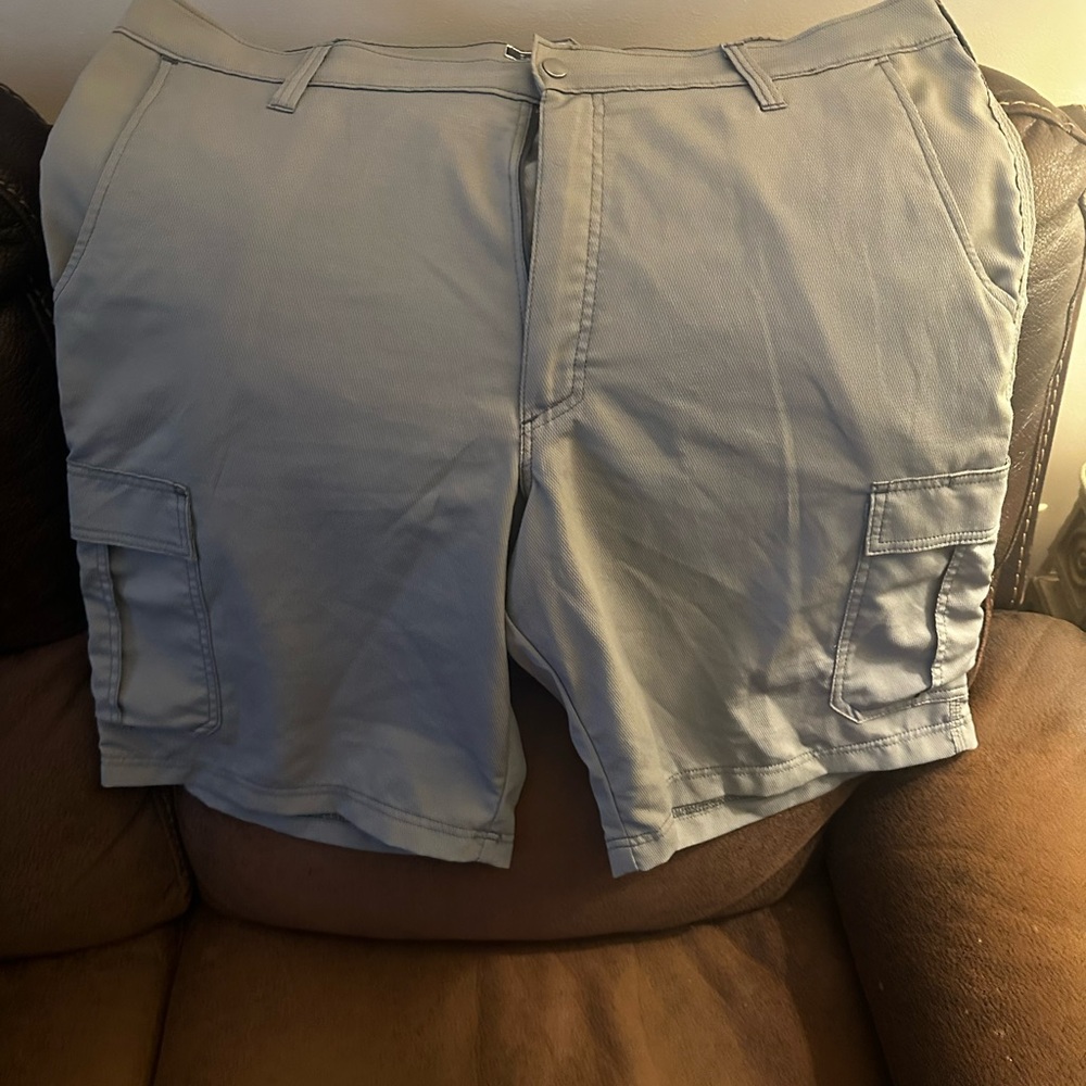 Lee Men's Light Gray Cargo Shorts